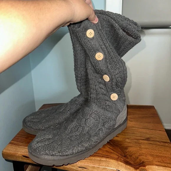 UGG Classic Cardy Gray Cable Knit Button Boots – Size 11 - Picture 2 of 5